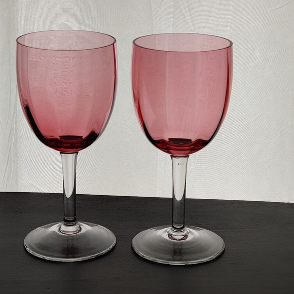2 Pink 🩷 | 8 oz | Wine 🍷 Glasses - Picture 6 of 10